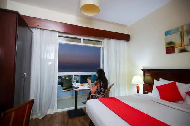 غرفة ديلوكس بإطلالة على البحر بشرفة، Mermaid Beach Hotel 5/10