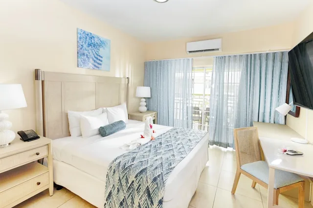 غرفة قياسية بسرير كينج، Bay Gardens Hotel 7/9