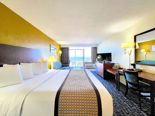 غرفة بسرير كينج بإطلالة على البحر، Ocean Resort 2/4