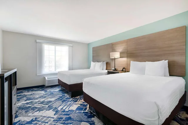 جناح بسريرين كوين مع أريكة، Best Western Savannah Airport Inn & Suites 1/2