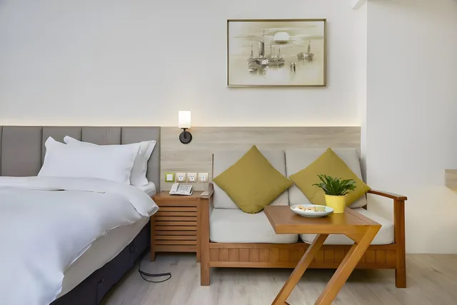 2 Bedrooms, Grand, Single Bed, Courtyard View, Garden Area، Z Hotel 3/3