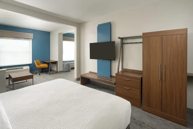 جناح عائلي بسرير كينج بغرفة نوم واحدة لذوي الإعاقة، Holiday Inn Express And Suites Orlando International Airport 2/6