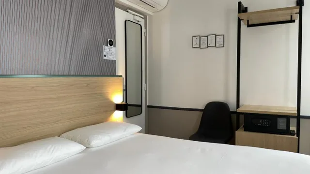 Adjoining, Family، Hotel De Saint Germain 1/7