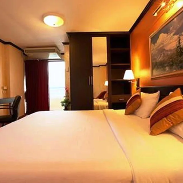Suite, Double Bed, Vabua Asotel Bangkok 7/9