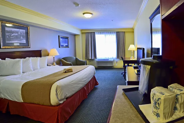 غرفة قياسية بسرير كوين، Velora Hinton, an Ascend Hotel Collection 2/9