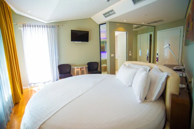 Bougainville Bay Hotel، ساراندا 21/78