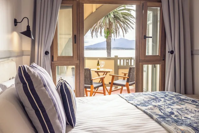 غرفة بسرير كينج بإطلالة على البحر، Bermagui Beach Hotel 2/3