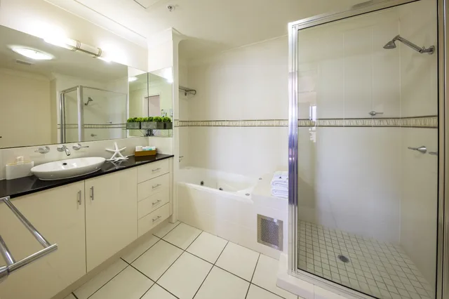 3 Bedrooms, Apartment, 2 King Beds, Single Bed, Water View، Jack Newell Holiday Apartments 10/10