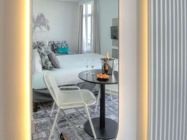 Standard, Sofa, Ibis Styles Nice Centre Gare 6/6