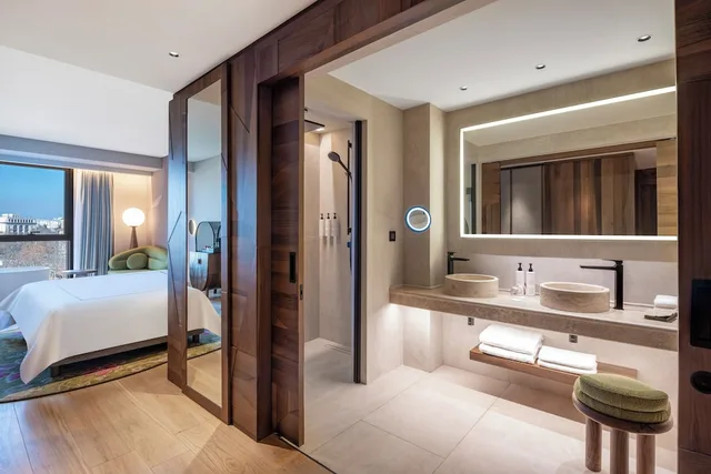 غرفة بسرير مزدوج، Swissotel Tbilisi 10/10