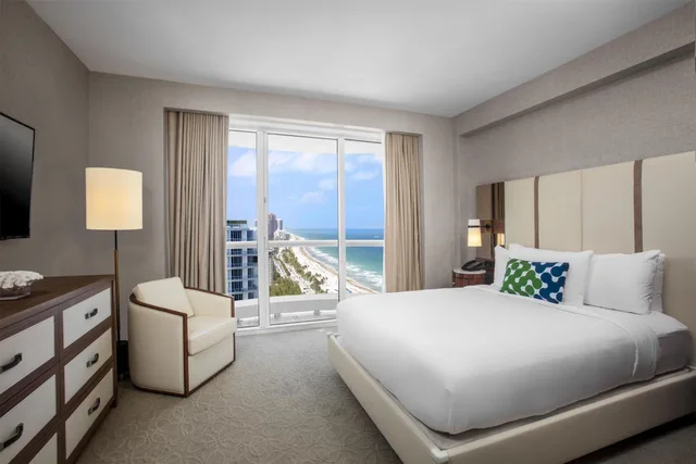 3 Bedrooms, Residence, King Bed, 2 Queen Beds, Ocean Front, Sofa، Conrad Fort Lauderdale Beach 3/4