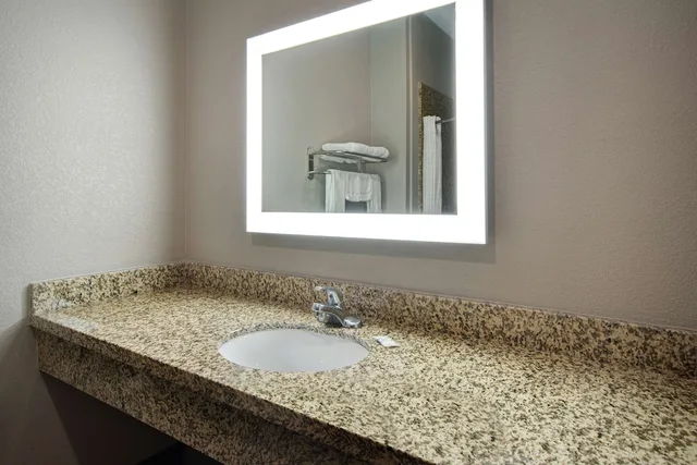 غرفة ديلوكس بسرير كينج، Motel6 Fort Worth, TX – I-35 & I-20 5/7