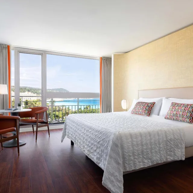 Deluxe, King Bed, Garden and Sea View، LE MERIDIEN NICE 2/5