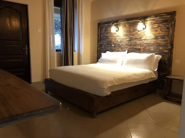 Standard, Twin Beds, Meley Impala Hotel 3/6
