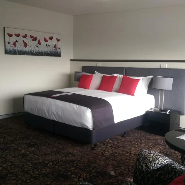 Deluxe, King Bed, CALAMVALE HOTEL SUITES AND CONFERENCE CENTRE 1/10