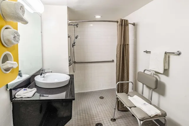 Standard, King Bed, Smoking, Accessible, Motel6 Joliet, IL - I-80 4/5