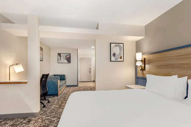 جناح بسرير كينج مع أريكة، Country Inn & Suites by Radisson, Modesto/Salida 3/6