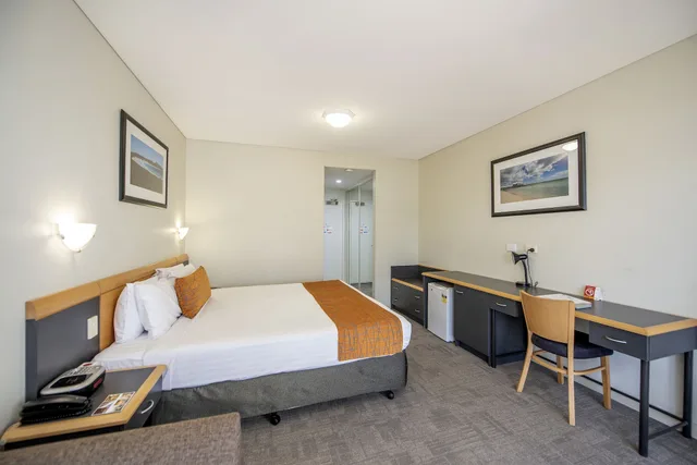 Studio, Twin Beds, Resort View, Quality Resort Sorrento Beach 3/9