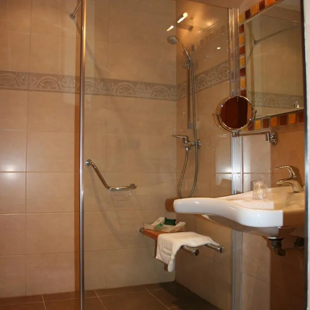 Room, Twin Beds, Accessible, Hotel Palacio De La Magdalena 10/10