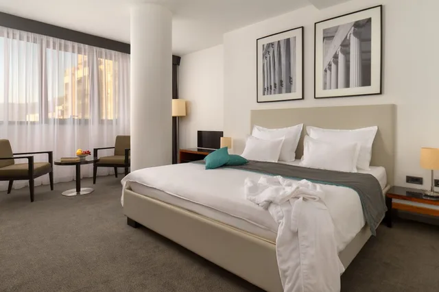 غرفة سوبيريور بسريرين منفصلين، Atrium Hotel 2/10