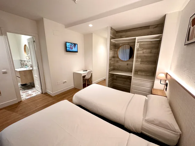 غرفة قياسية بسريرين منفصلين، Far Home Hostel 3/10