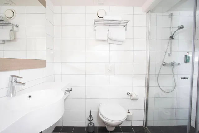 جناح جونيور، Home Hotel Bryggeparken 7/8