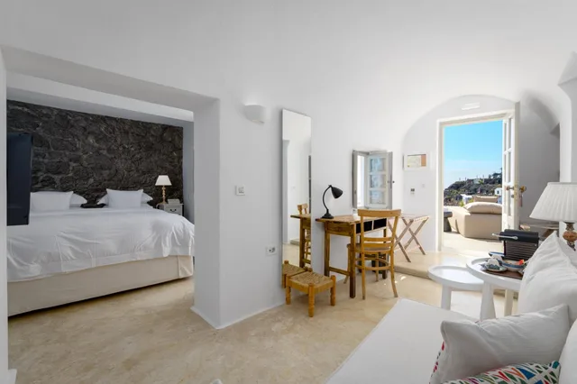Caldera, Suite, Sea View, Outdoor Jetted Tub، Iconic Santorini 3/10
