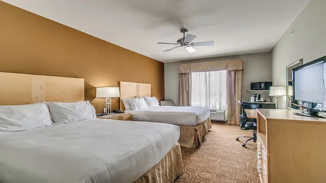 غرفة قياسية بسريرين مزدوجين لذوي الإعاقة، Holiday Inn Express & Suites Lubbock Southwest - Wolfforth 1/6