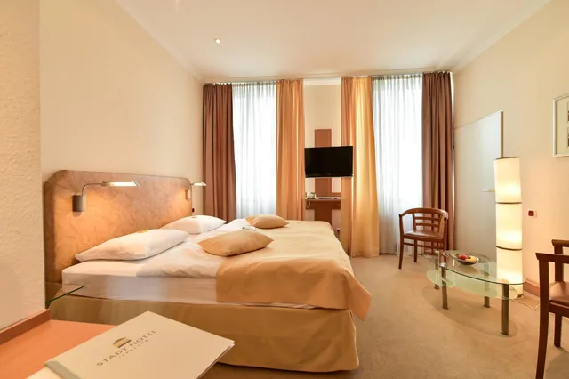 غرفة مفردة بسرير مزدوج، STADT HOTEL Iserlohn 2/3