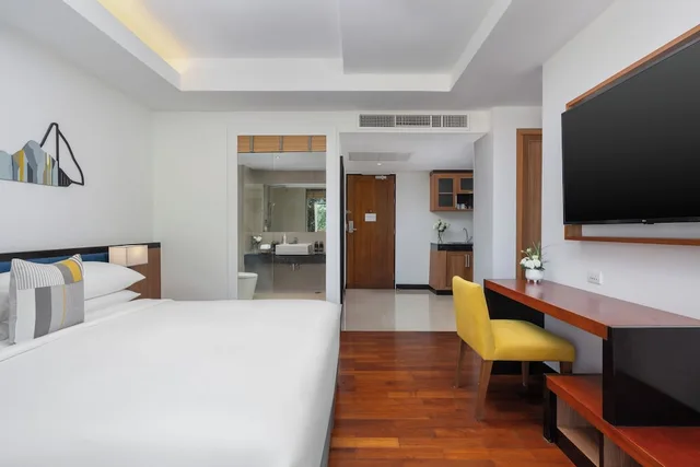 Avani, King Bed, Avani Ao Nang Cliff Krabi Resort 1/4