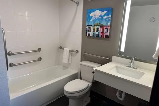 Efficiency, Suite, King Bed، La Quinta Inn & Suites Washington DC-Capital/NoMA 9/10