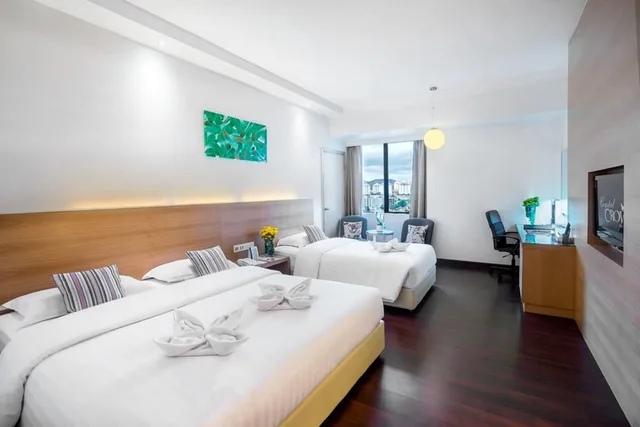 غرفة ديلوكس ثلاثية للمدخنين، Crystal Crown Hotel Petaling Jaya 1/3
