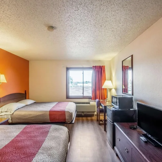 غرفة رباعية، Motel6 Saukville, WI 1/10