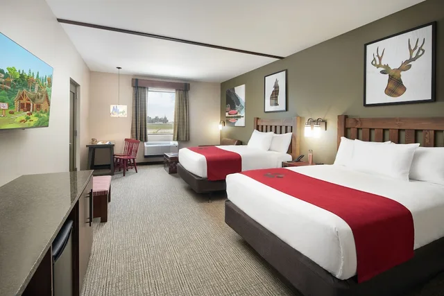 Suite, 2 Queen Beds, Accessible, Great Wolf Lodge Manteca 2/5