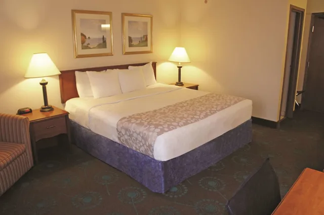 غرفة بسرير كينج، La Quinta Inn Omaha Southwest 9/10