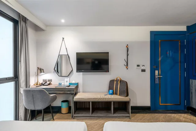 Deluxe Discovery Triple، Vince Hotel Bangkok Pratunam 9/10