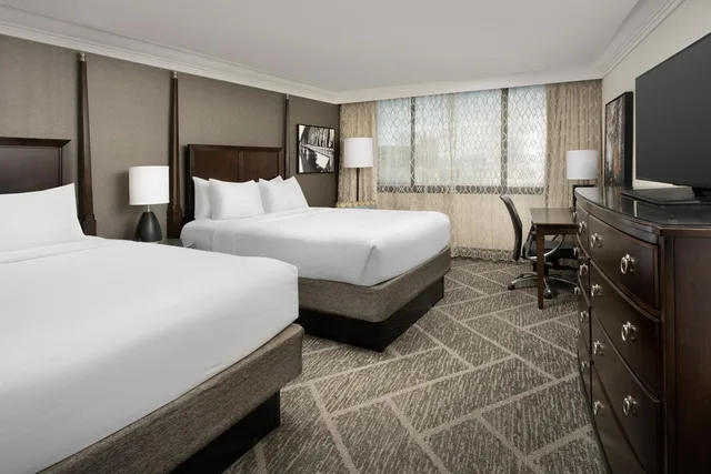 غرفة بسريرين كوين في طابق مرتفع، Crowne Plaza Portland Convention Center 2/4