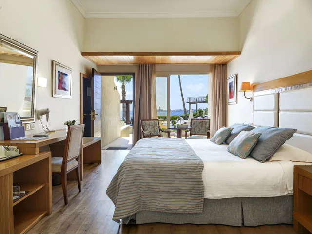 Superior, Cabin, Double Bed, Garden Area، Alexander the Great Beach Hotel 2/4