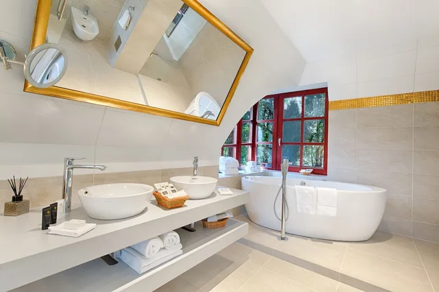 1 Bedroom, Luxury, Suite, King Bed, City View, Hotel Hoffmeister and Spa 3/3