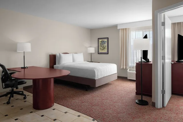 جناح بسرير كينج وسرير كوين، Larkspur Landing Sacramento - An All-Suite Hotel 3/4