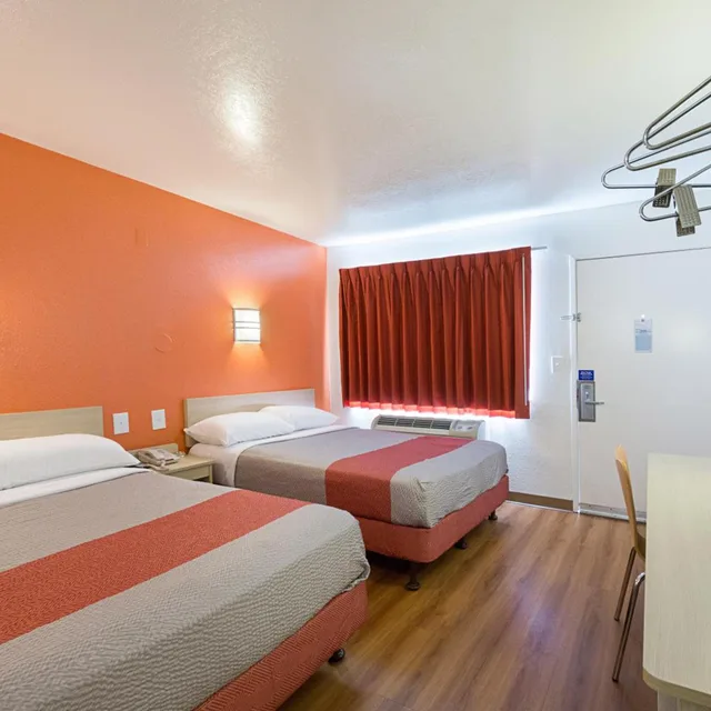 غرفة بسرير مزدوج لذوي الإعاقة، Motel6 Mcallen, TX 5/10