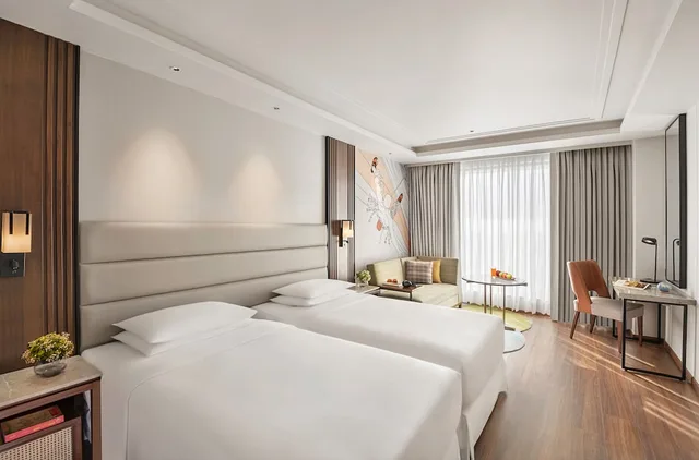غرفة ديلوكس بسرير كينج، Hyatt Centric Rajpur Road Dehradun 2/5