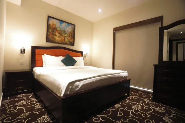 2 Bedrooms, Vip, Suite, King and Twin Beds, Terrace، Naylover Hotel Suites 2/2