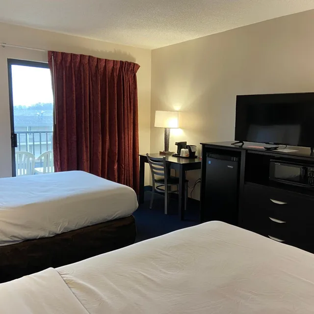 غرفة داخلية قياسية بسريرين مزدوجين، Econo Lodge Inn and Suites Resort Rehoboth Beach 7/10
