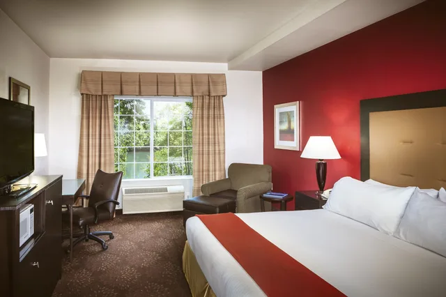 غرفة قياسية بسرير فردي، Holiday Inn Express Corvallis-On The River 1/6