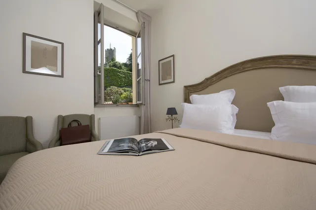 غرفة سوبيريور بسرير كوين، HOTEL DE LA VILLEON 4/10