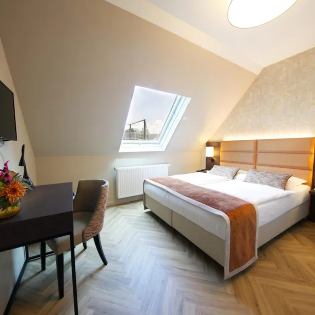 غرفة صغيرة بسرير كينج، HOTEL DREI KRONEN VIENNA CITY 3/10