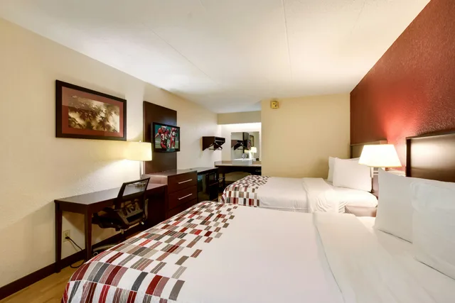 غرفة بسريرين مزدوجين، Red Roof Inn Kalamazoo East 3/4