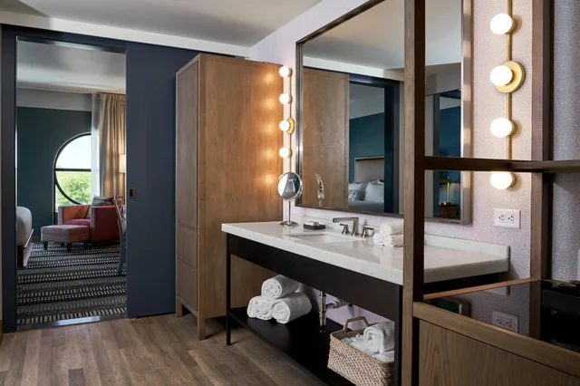 غرفة قياسية بسرير كينج، The Memphian a Tribute Portfolio Hotel 3/3