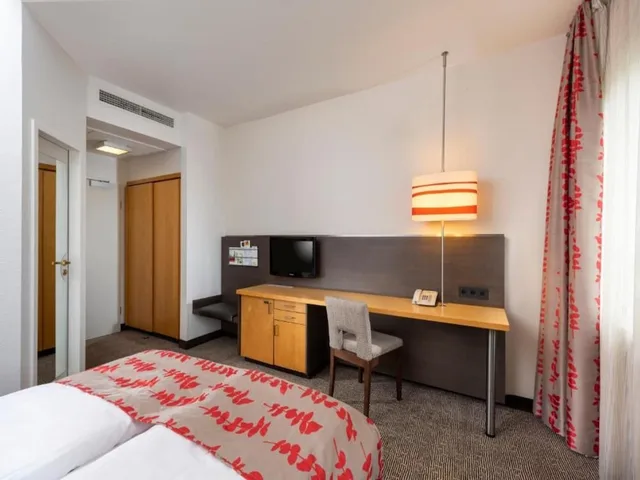 غرفة قياسية بسرير مزدوج، Holiday Inn Frankfurt Airport Neu Isenburg 2/4